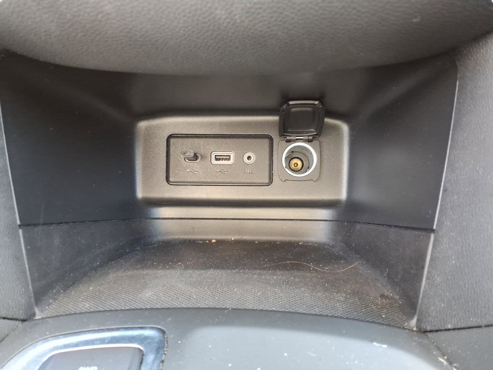2021 Chevrolet Equinox LT - Photo 12