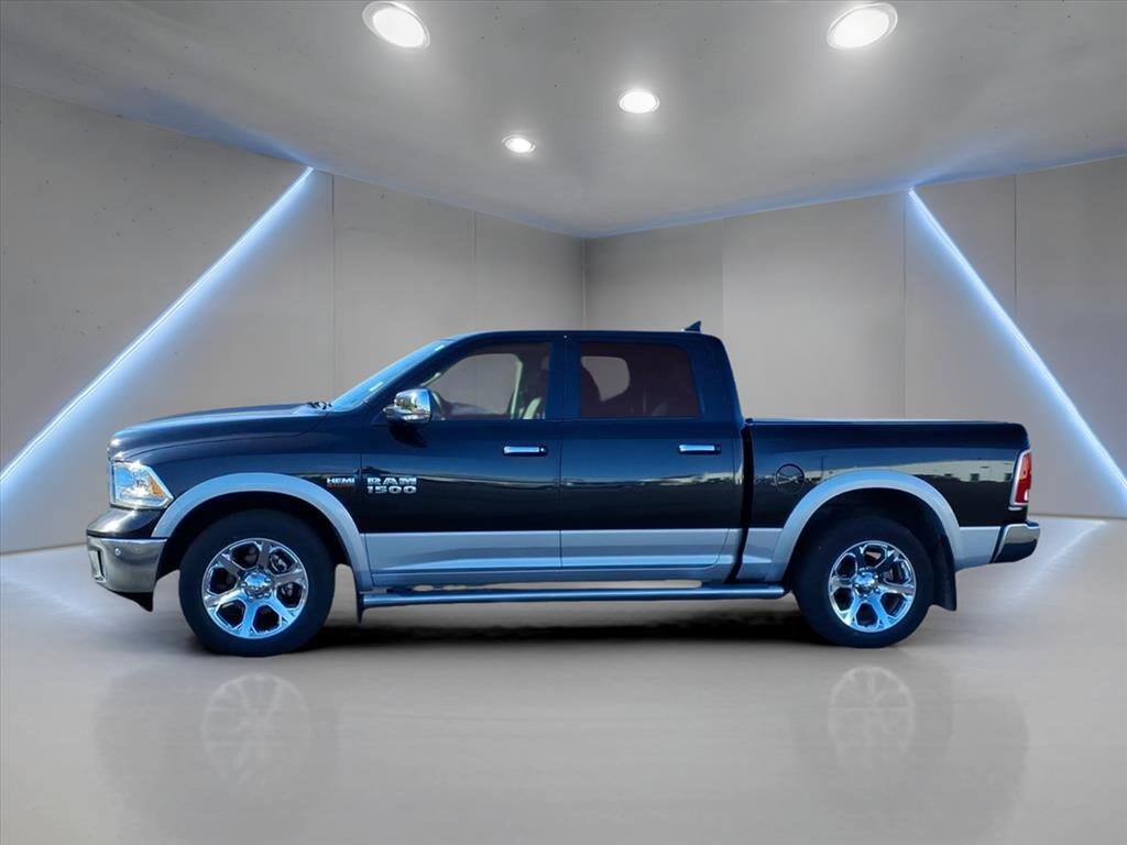2017 Ram 1500 Laramie photo 4
