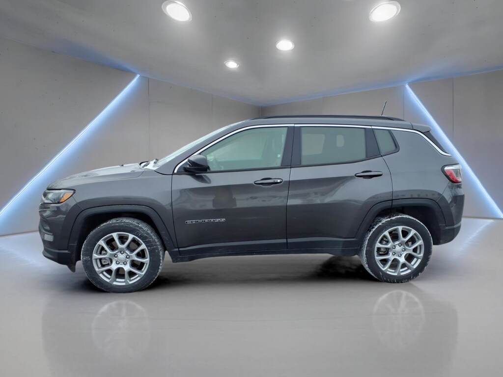 Used 2023 Jeep Compass Latitude Lux