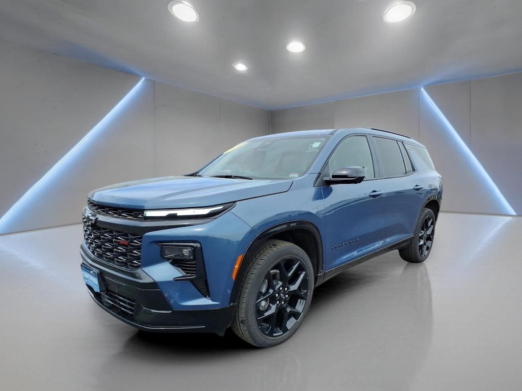 Used 2025 Chevrolet Traverse RS SUV