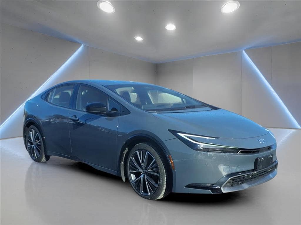 2023 Toyota Prius XLE's photo
