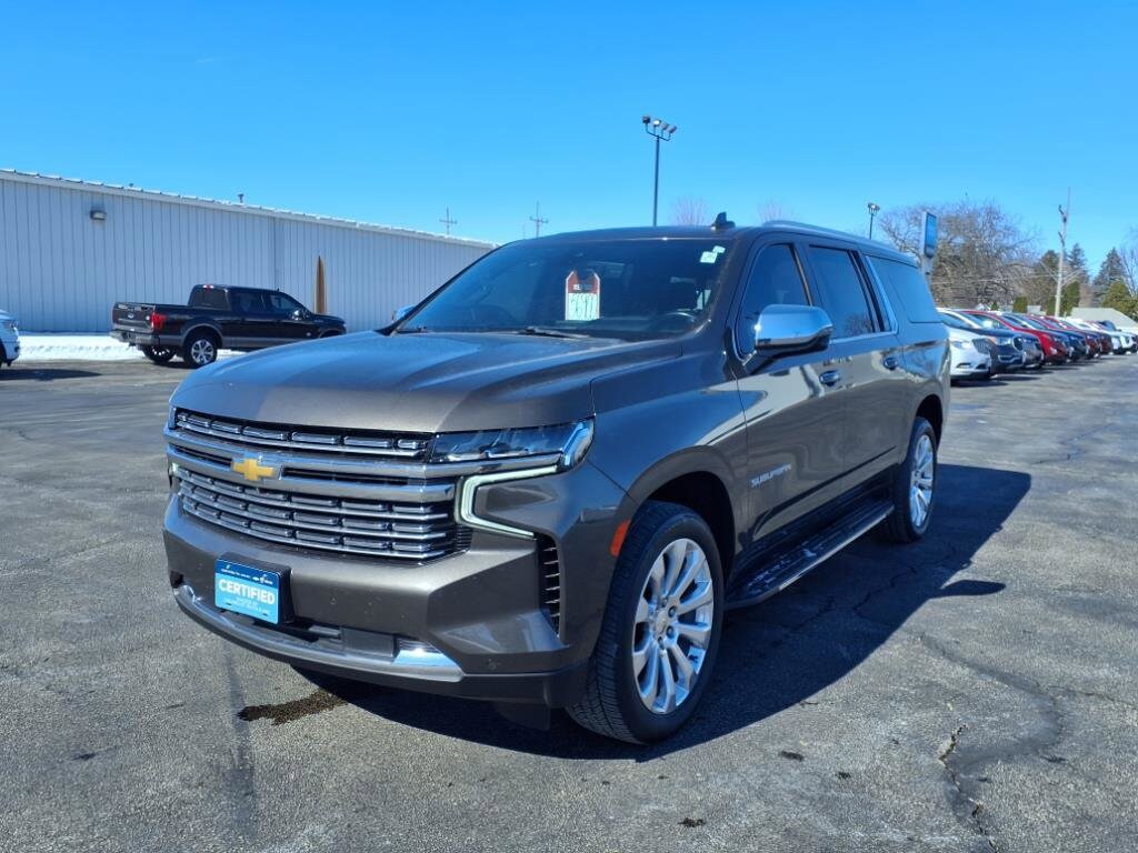2021 Chevrolet Suburban Premier photo 3