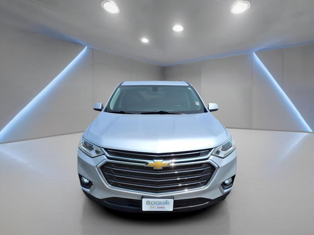 Used 2021 Chevrolet Traverse 3LT with VIN 1GNEVHKW2MJ211005 for sale in Freeport, IL