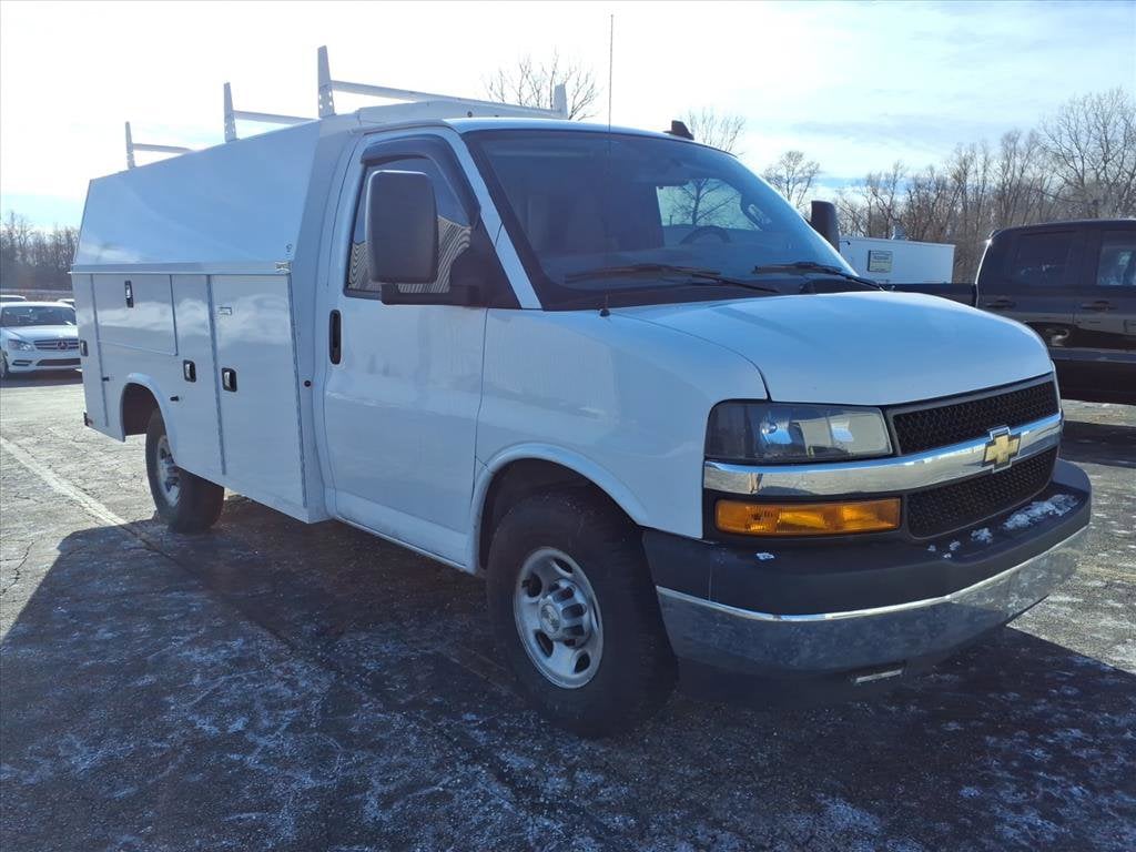 2020 Chevrolet Express Cutaway Base's photo
