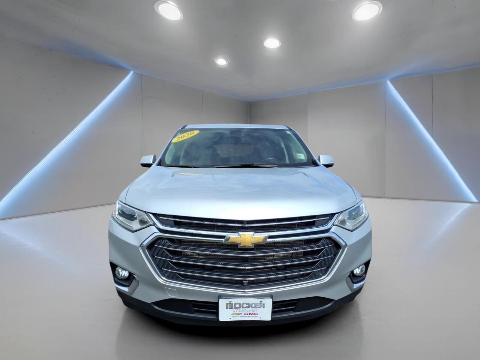 Used 2020 Chevrolet Traverse 3LT with VIN 1GNEVHKW4LJ108537 for sale in Freeport, IL