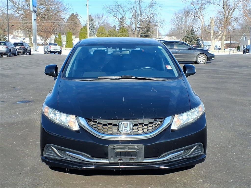 Used 2013 Honda Civic LX with VIN 2HGFB2F53DH572511 for sale in Freeport, IL