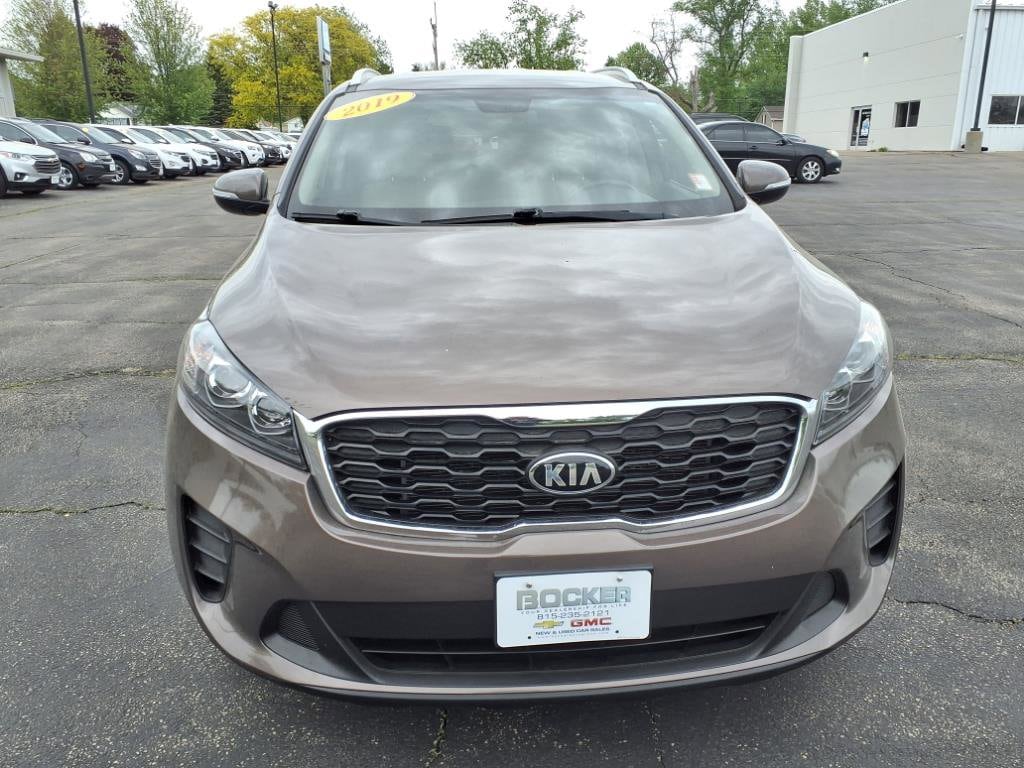 Used 2019 Kia Sorento LX with VIN 5XYPGDA32KG545320 for sale in Freeport, IL