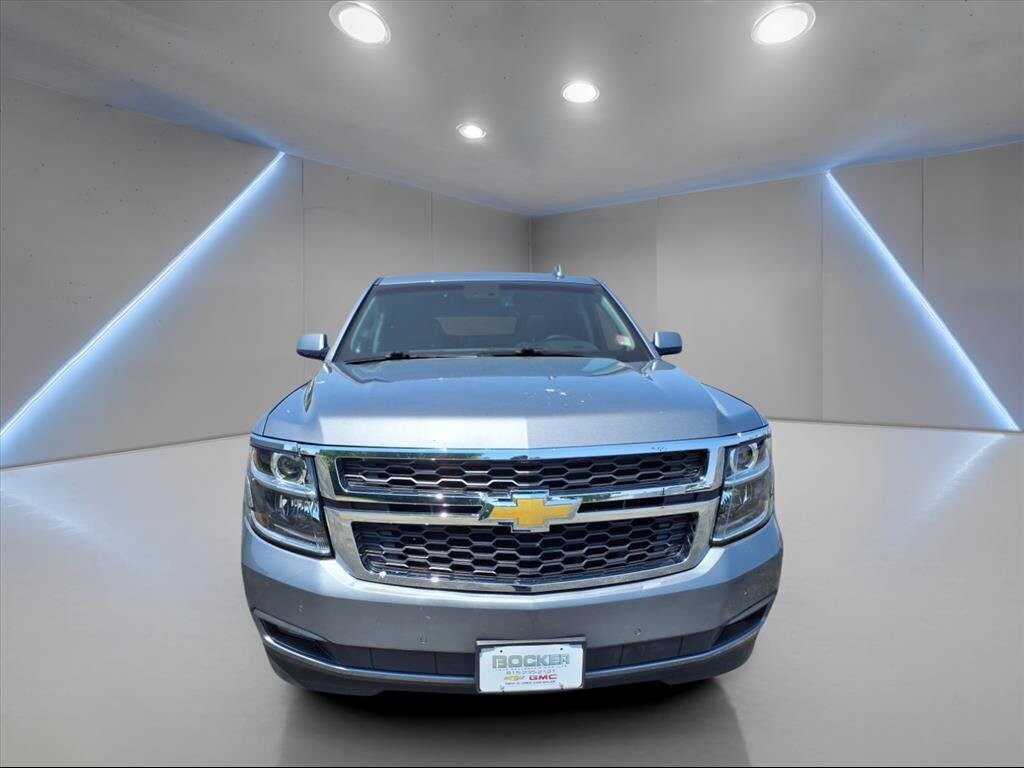 Used 2019 Chevrolet Tahoe LT with VIN 1GNSKBKC6KR248832 for sale in Freeport, IL