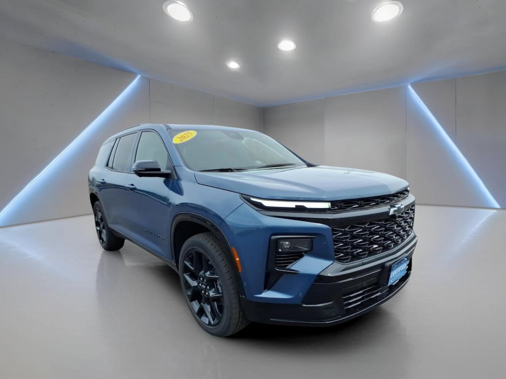 Used 2025 Chevrolet Traverse RS SUV
