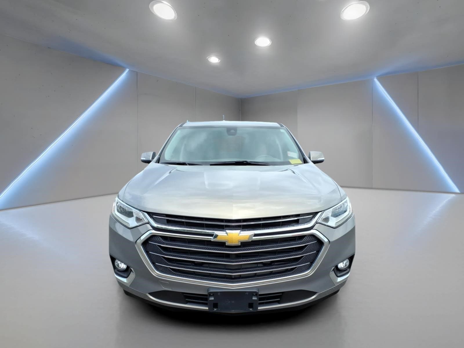 Used 2018 Chevrolet Traverse Premier with VIN 1GNEVJKW6JJ235567 for sale in Freeport, IL