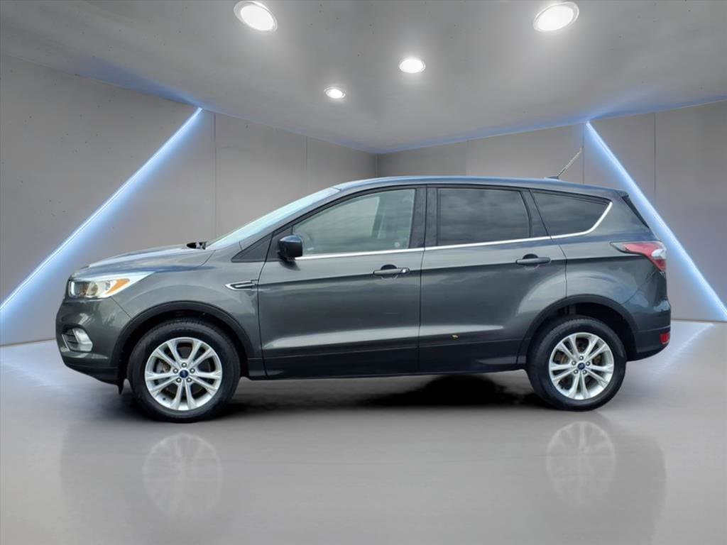 Used 2017 Ford Escape SE