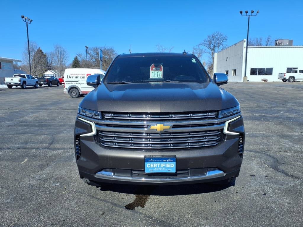 Used 2021 Chevrolet Suburban Premier with VIN 1GNSKFKD8MR327275 for sale in Freeport, IL