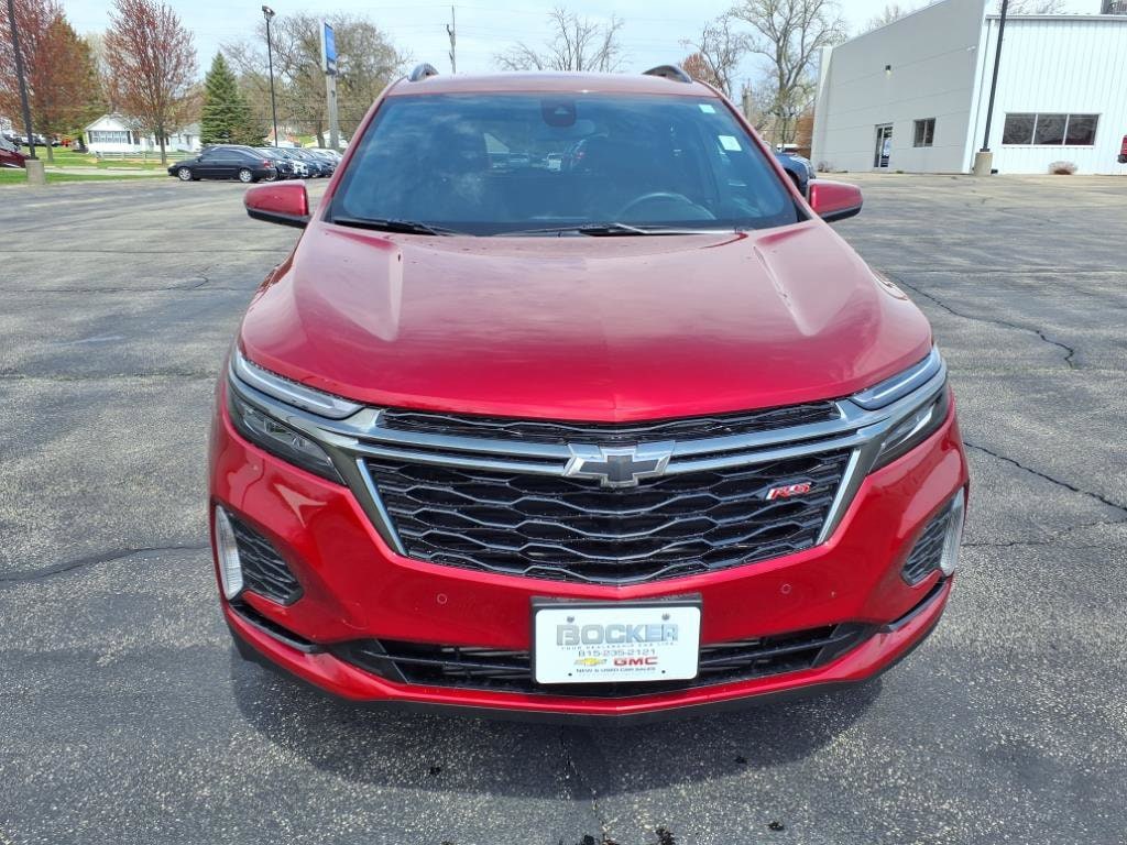 Used 2022 Chevrolet Equinox RS with VIN 2GNAXWEV7N6104787 for sale in Freeport, IL