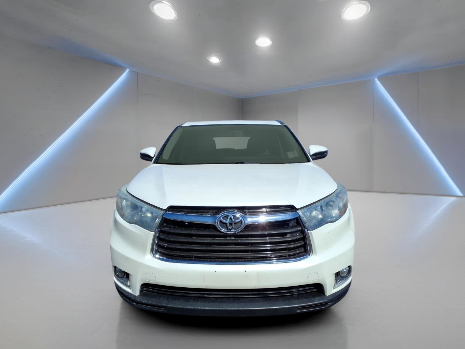 Used 2015 Toyota Highlander Limited with VIN 5TDDKRFH4FS161485 for sale in Freeport, IL