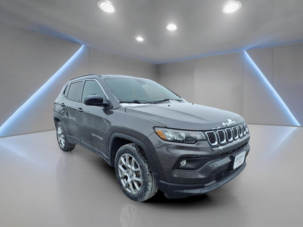 Used 2023 Jeep Compass Latitude Lux