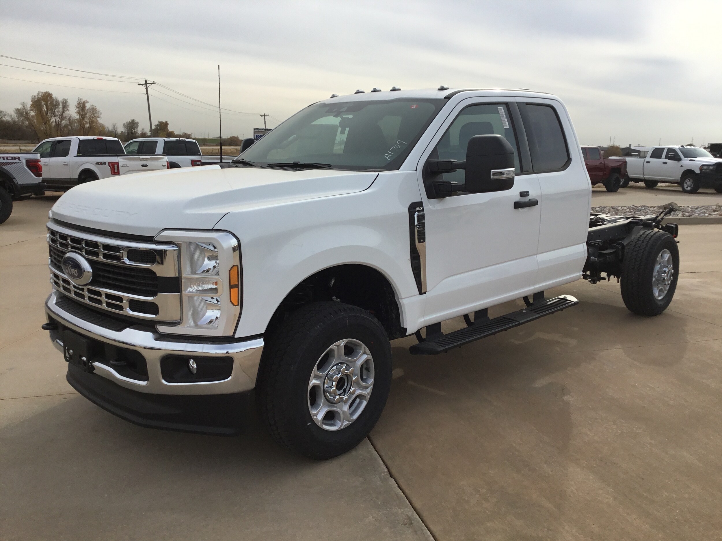 2026 Ford F-350 XLT photo 3