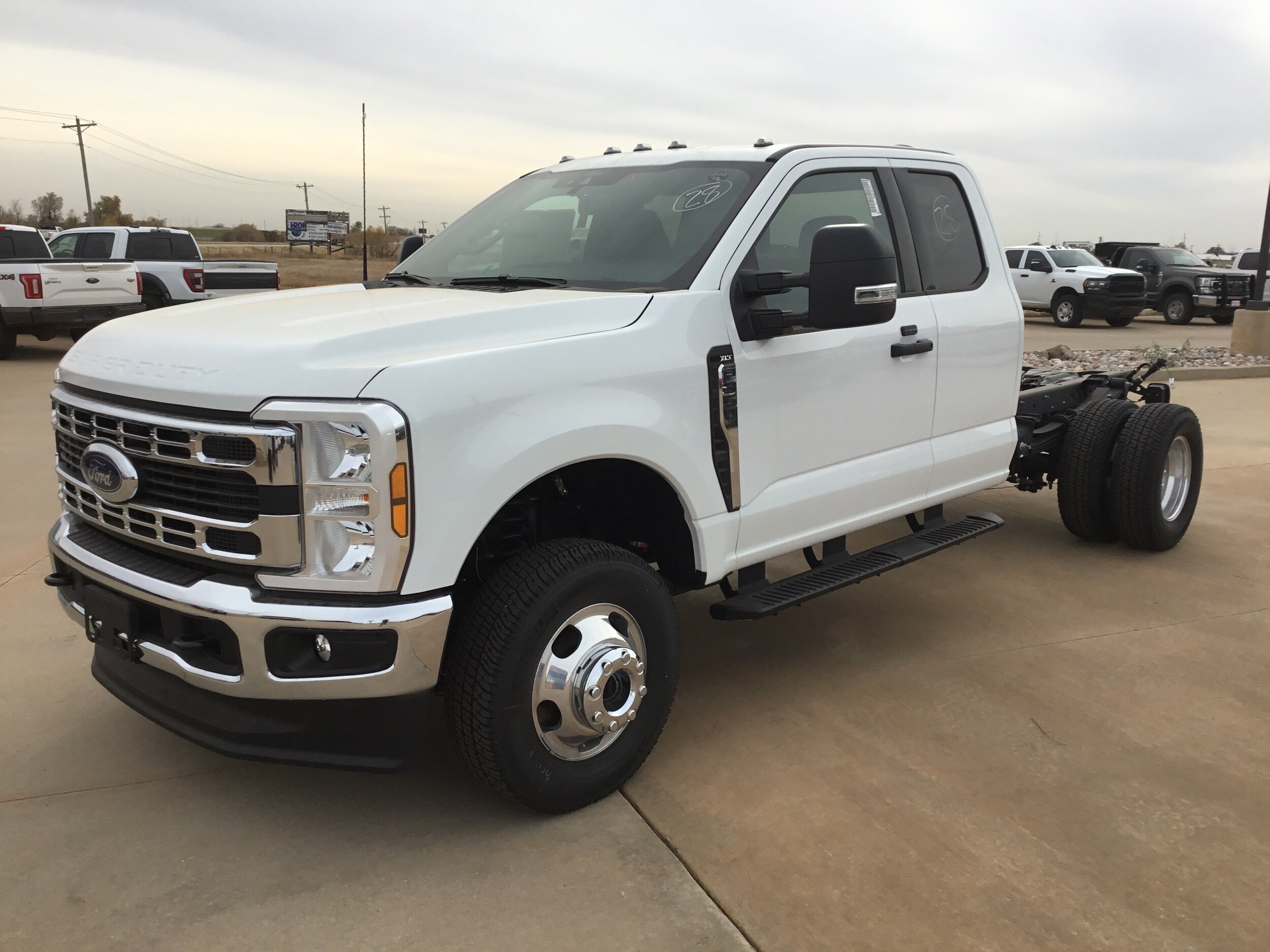 2026 Ford F-350 XLT photo 3