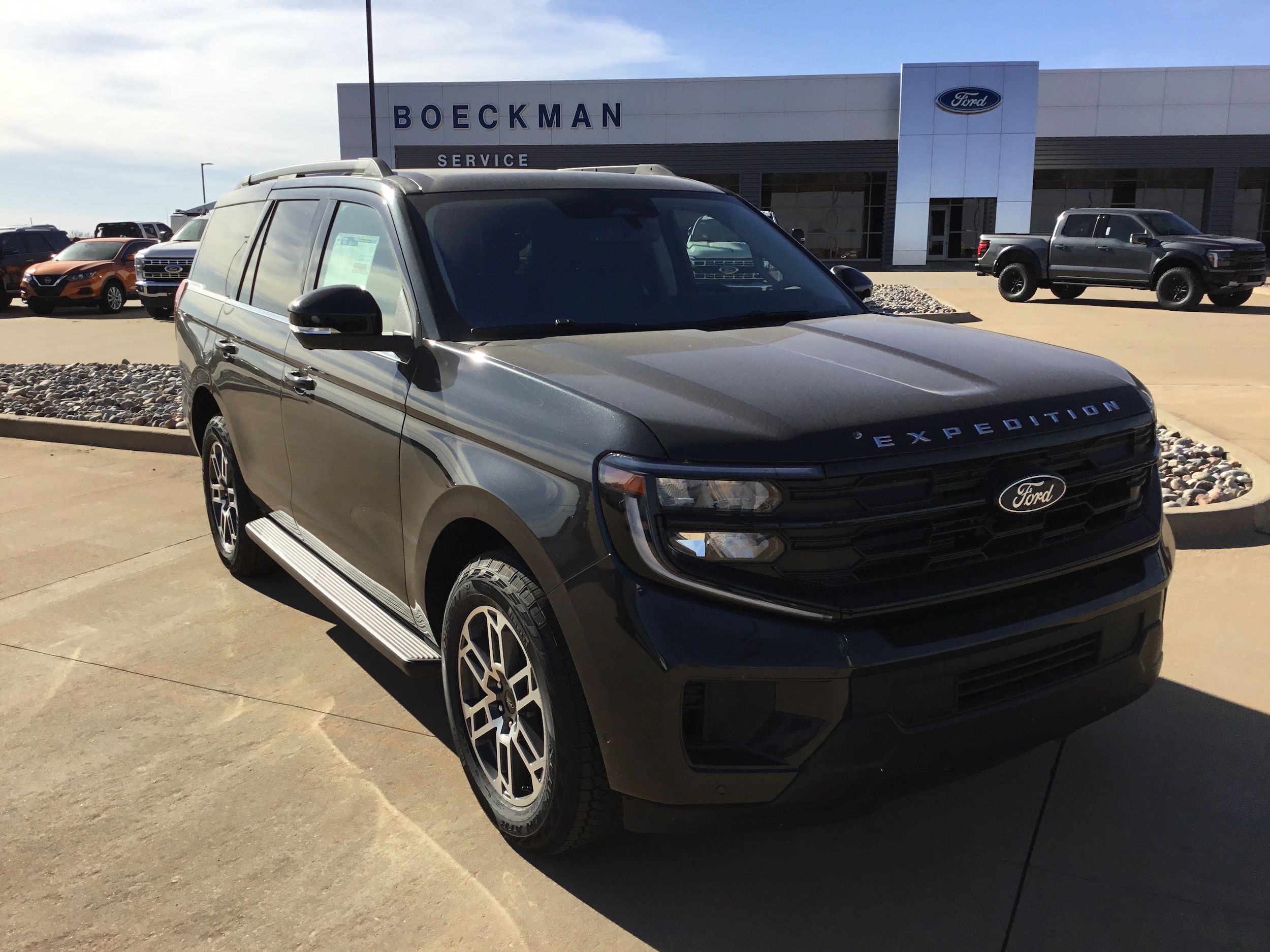 2025 Ford Expedition Active's photo