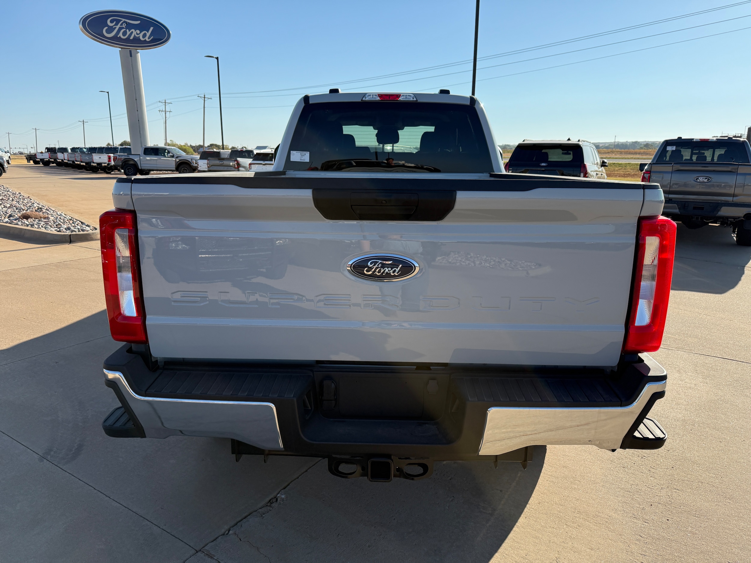 2026 Ford F-350 Super Duty XLT - Photo 6
