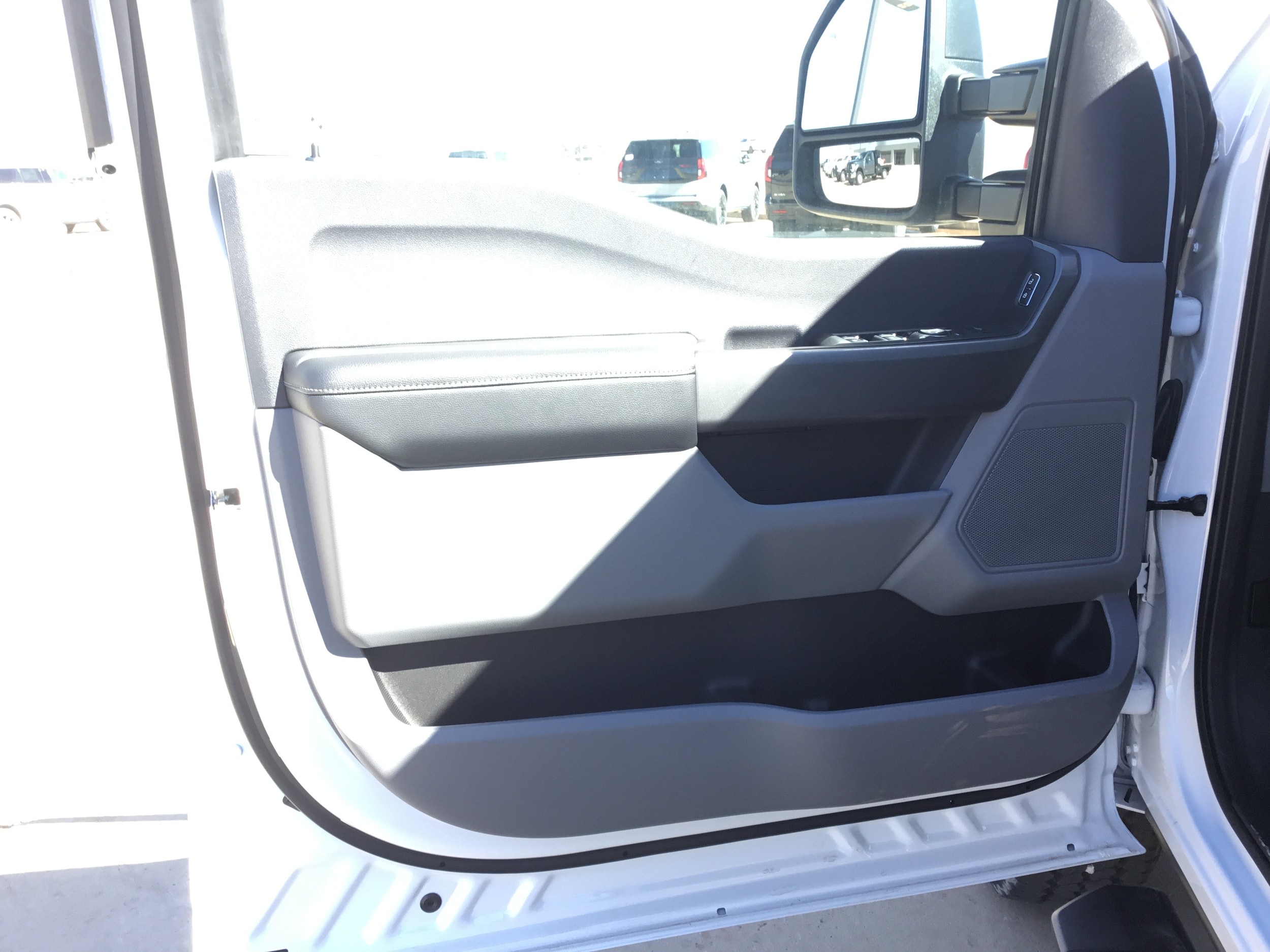 2026 Ford F-350 Super Duty XLT - Photo 8