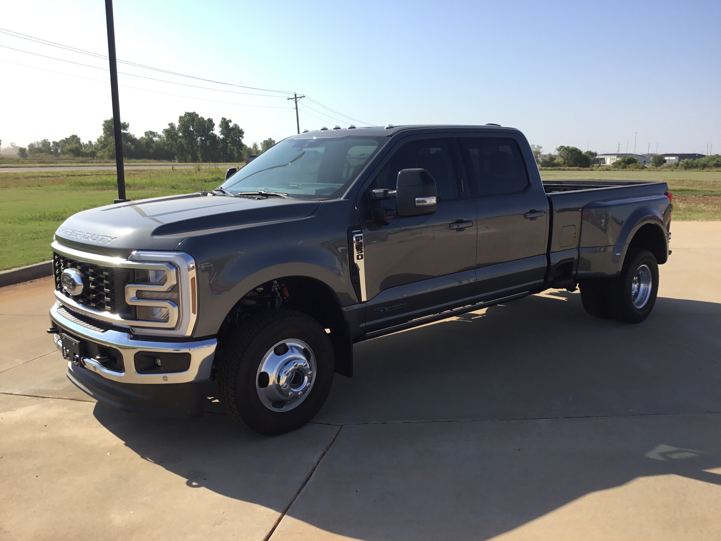 2026 Ford F-350 Lariat photo 3