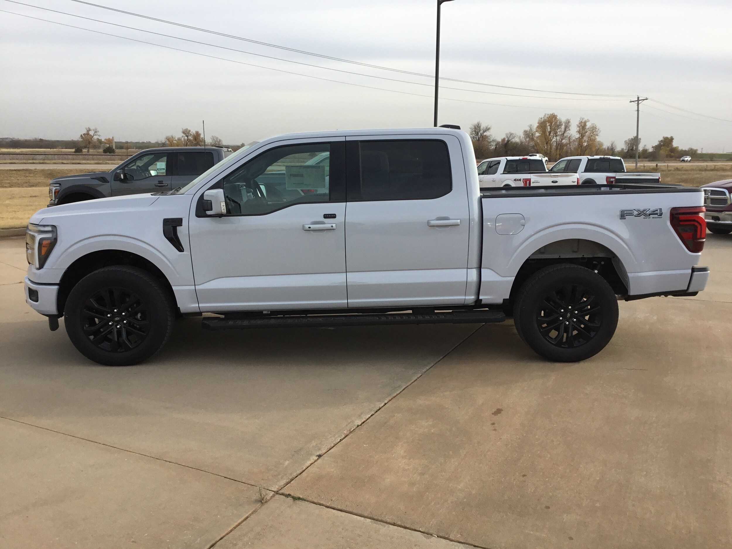 2025 Ford F-150 Lariat photo 4