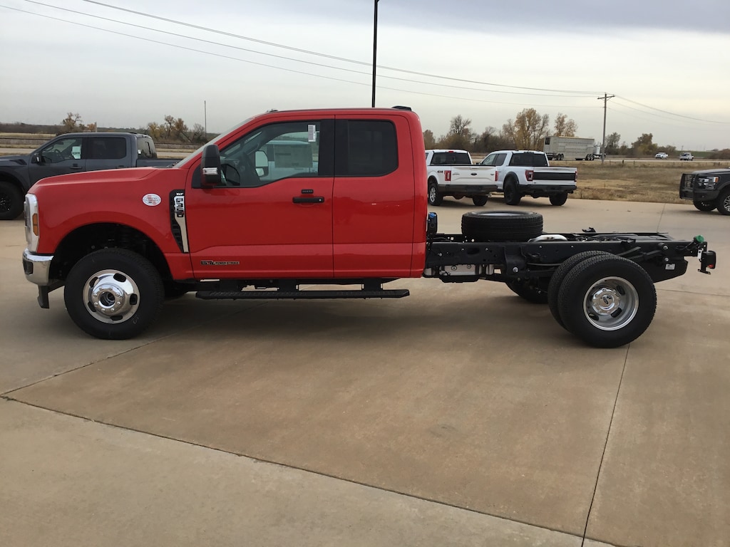 New 2026 Ford Super Duty F-350 DRW XLT XLT 4WD SuperCab 168 WB 60 CA