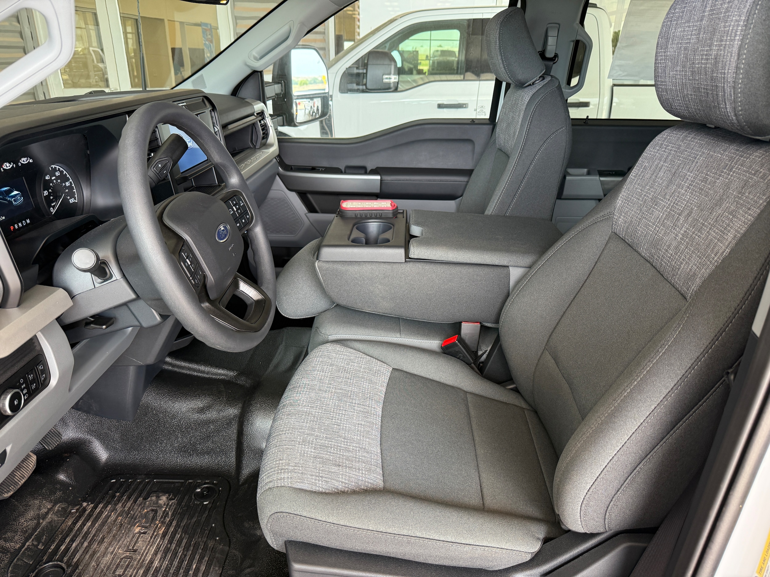 2026 Ford F-350 Super Duty XLT - Photo 9