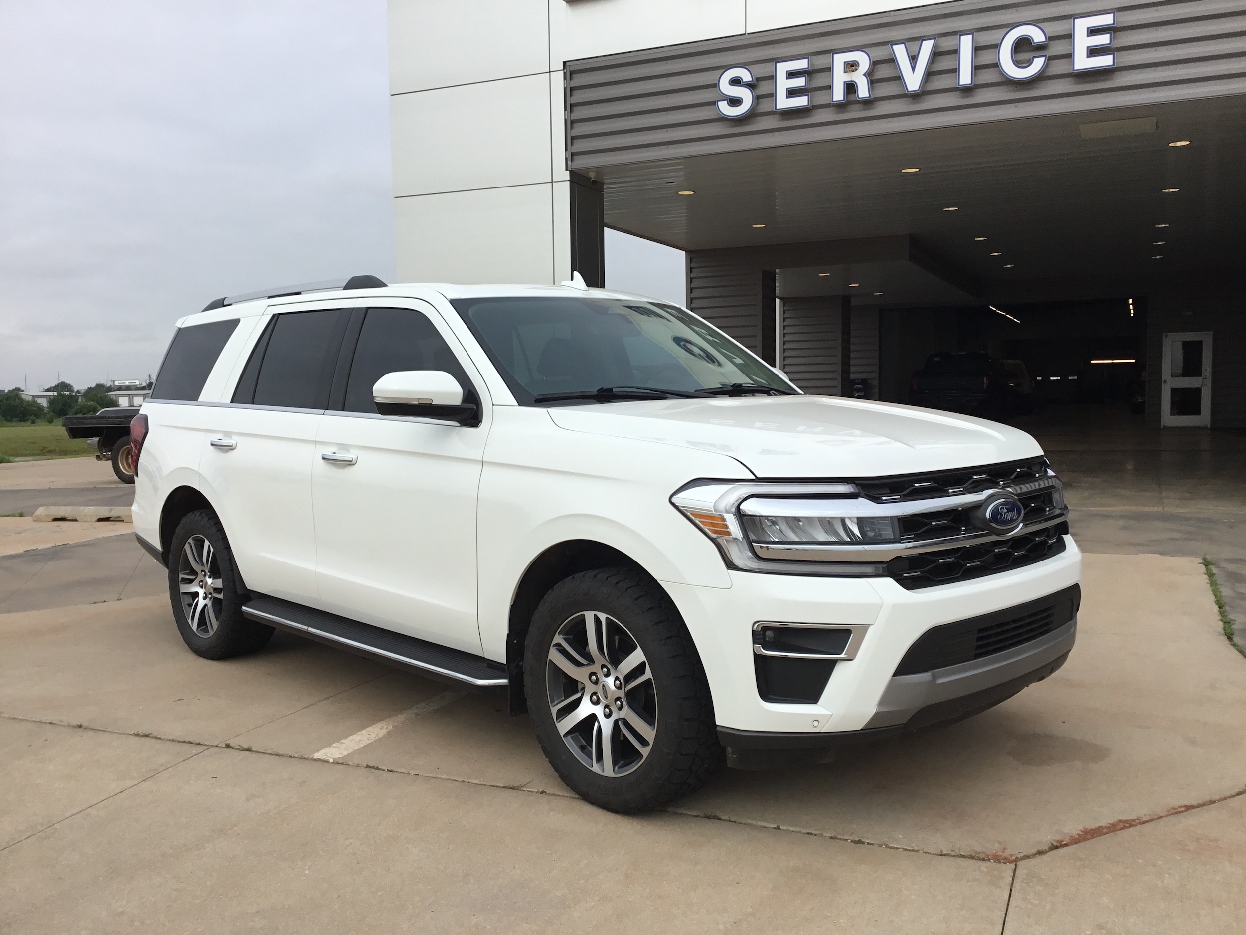 Used 2022 Ford Expedition Limited with VIN 1FMJU1KT1NEA20009 for sale in Kingfisher, OK