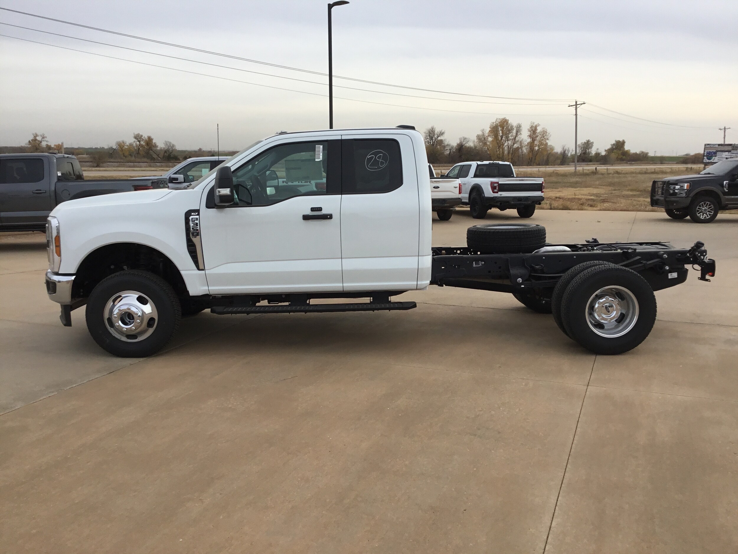 2026 Ford F-350 XLT photo 4