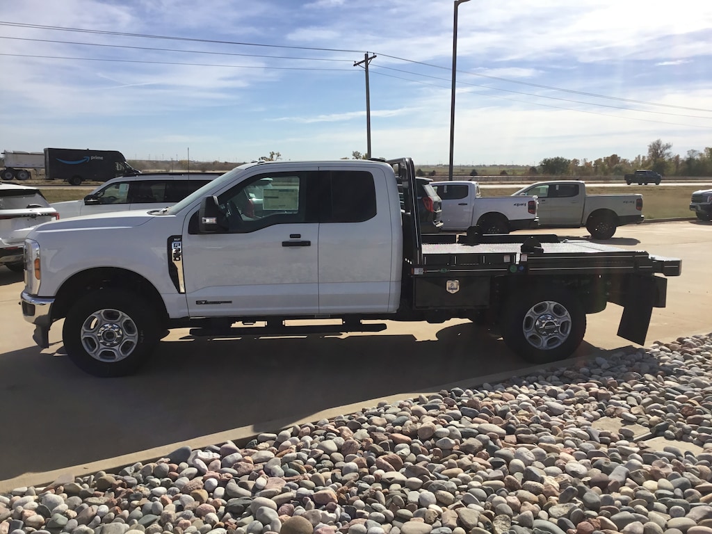 New 2025 Ford Super Duty F-350 SRW XLT XLT 4WD SuperCab 8 Box