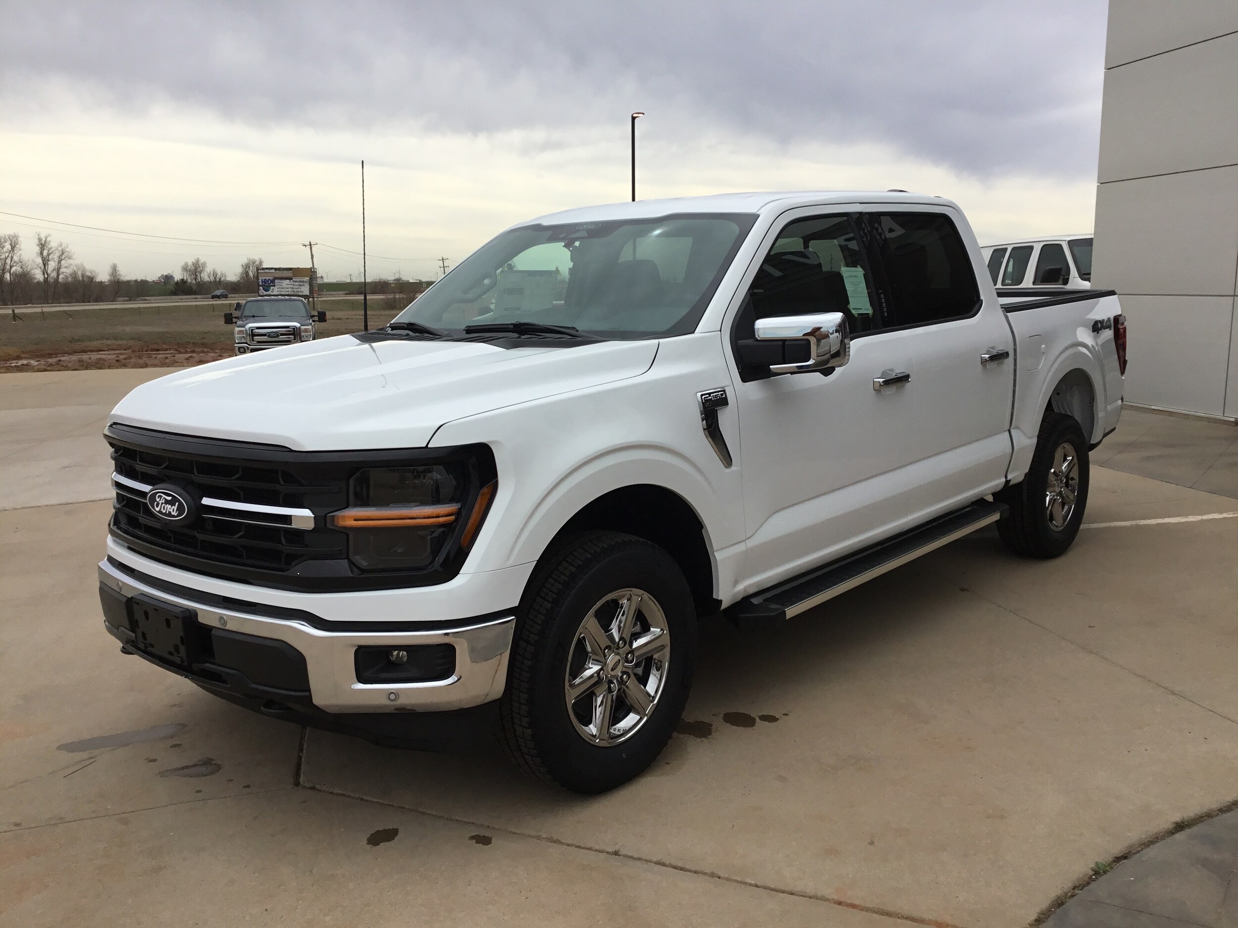 2024 Ford F-150 XLT photo 3