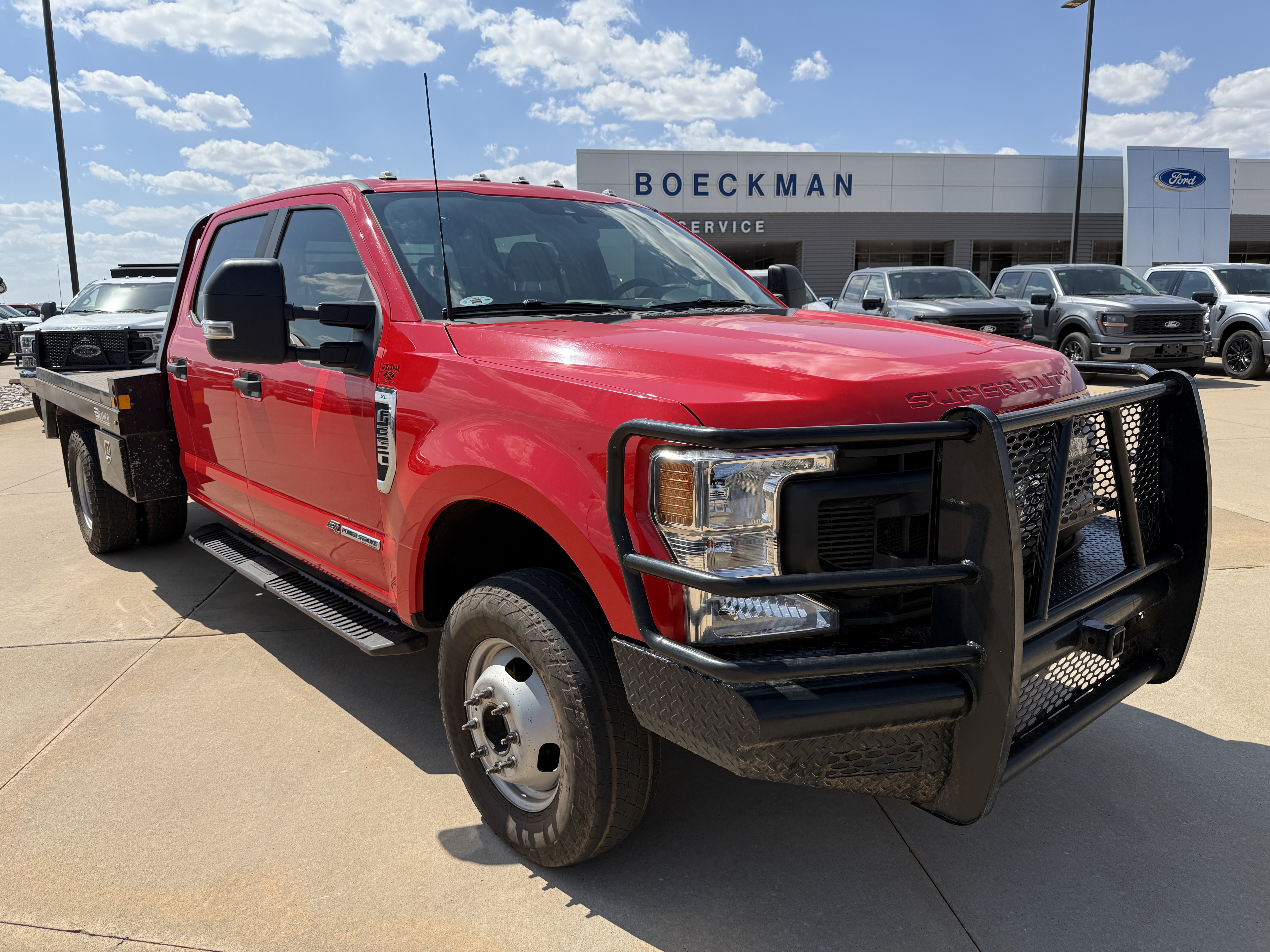 2022 Ford Super Duty F-350 DRW XLT XLT 4WD Crew Cab 8 Box