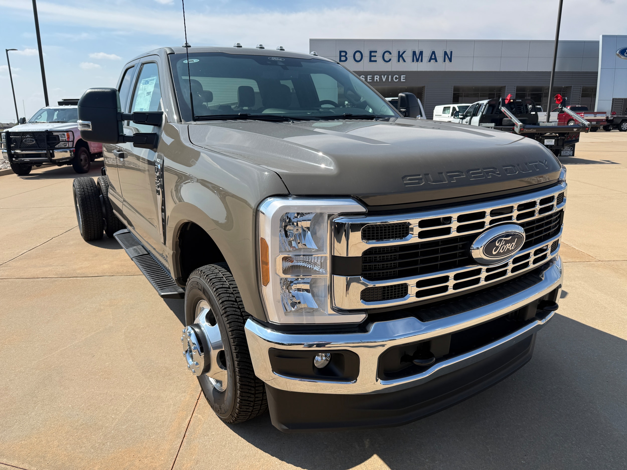 2026 Ford F-350 Super Duty Chassis Cab