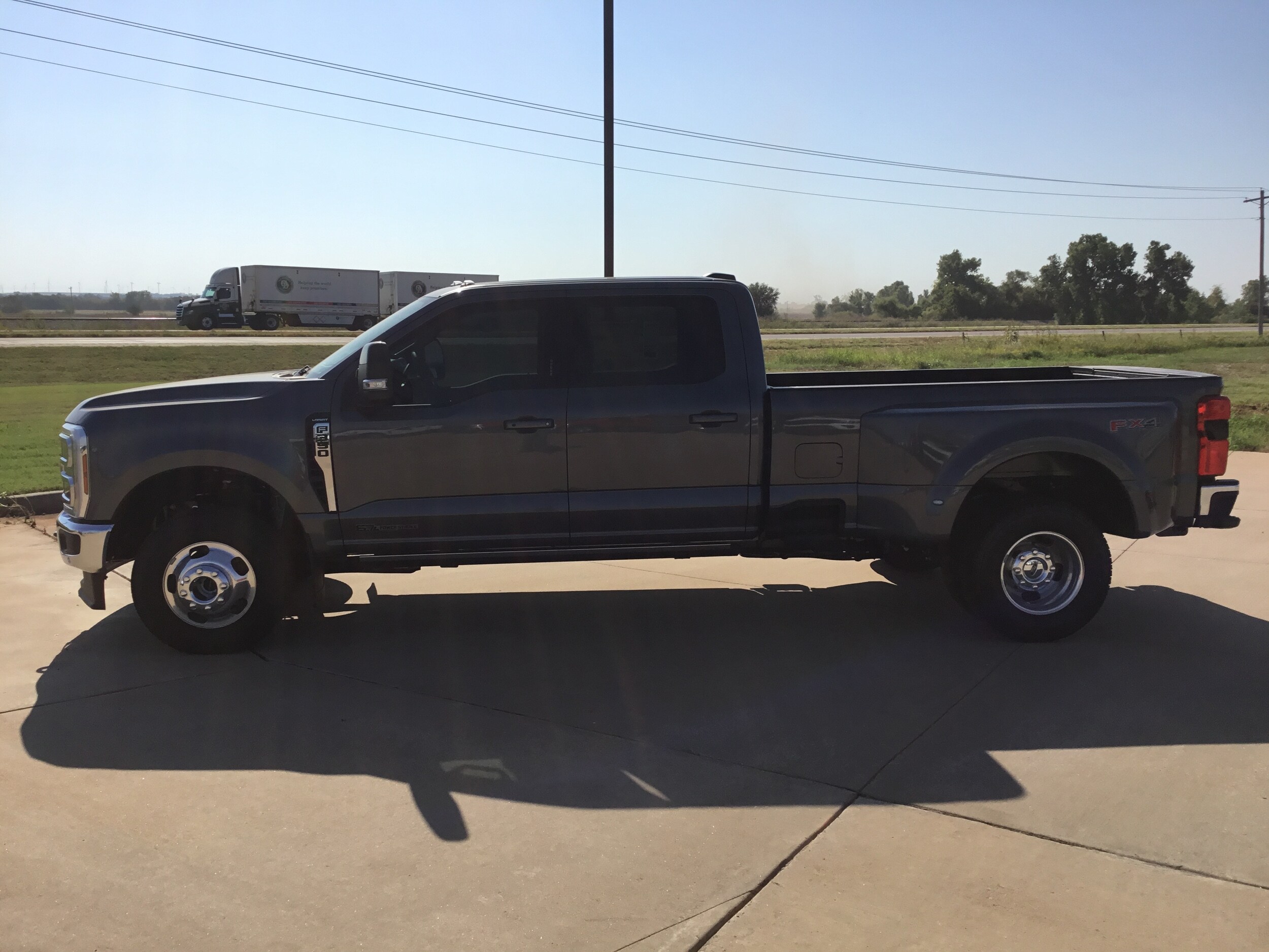 2026 Ford F-350 Lariat photo 4