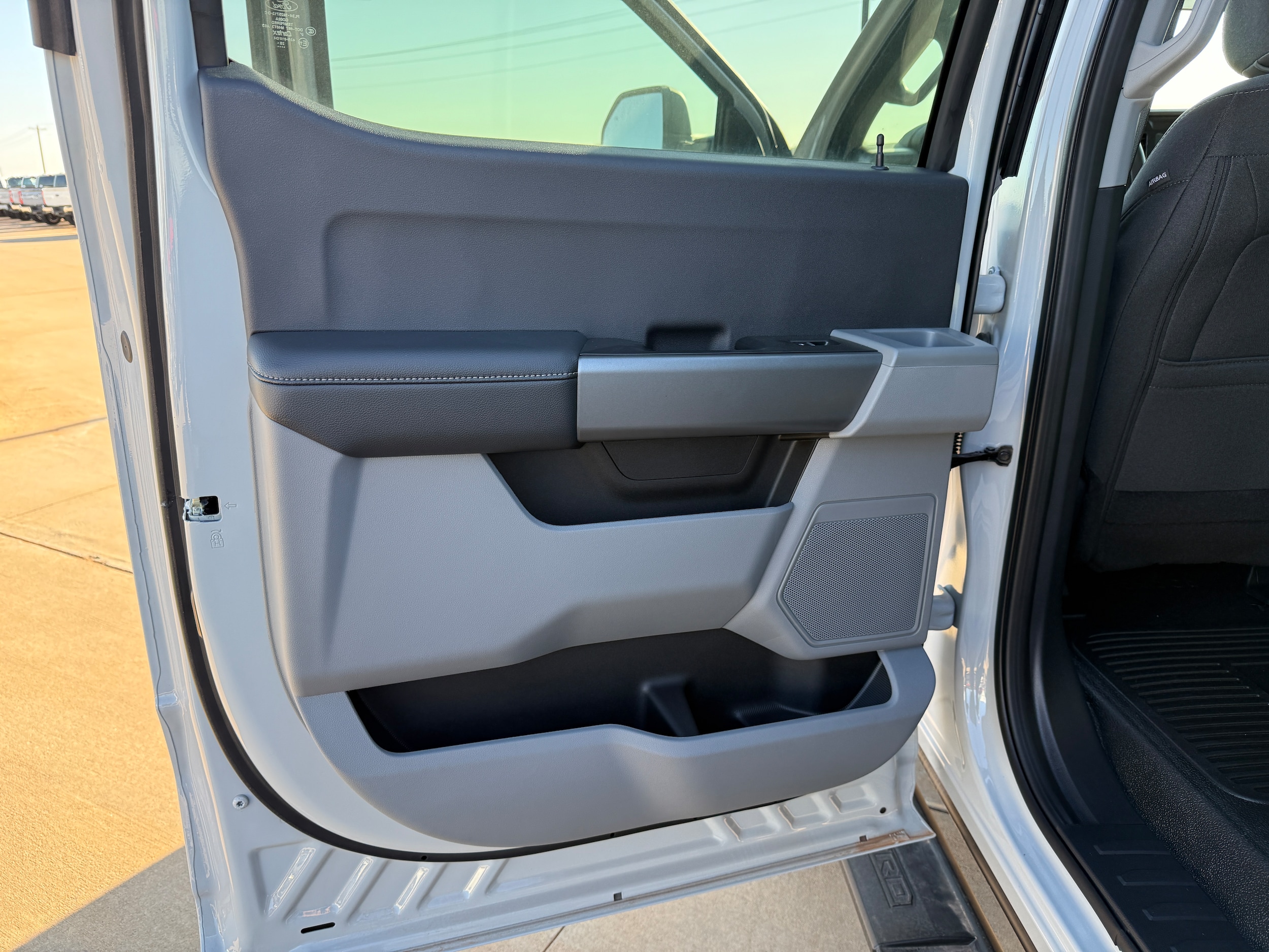 2026 Ford F-350 Super Duty XLT - Photo 12