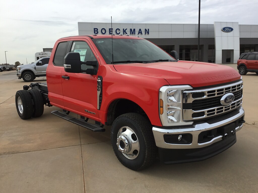 New 2026 Ford Super Duty F-350 DRW XLT XLT 4WD SuperCab 168 WB 60 CA