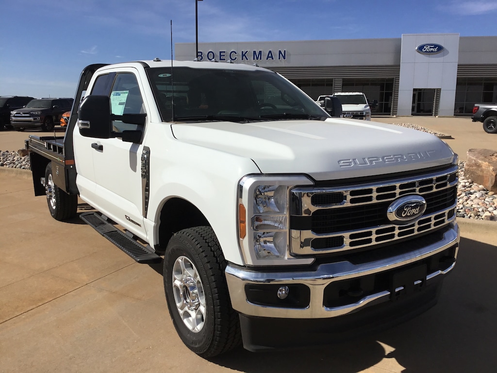 New 2025 Ford Super Duty F-350 SRW XLT XLT 4WD SuperCab 8 Box