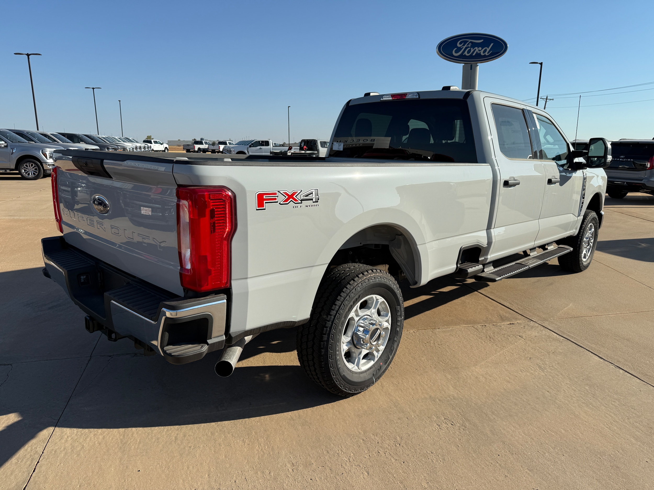 2026 Ford F-350 Super Duty XLT - Photo 7