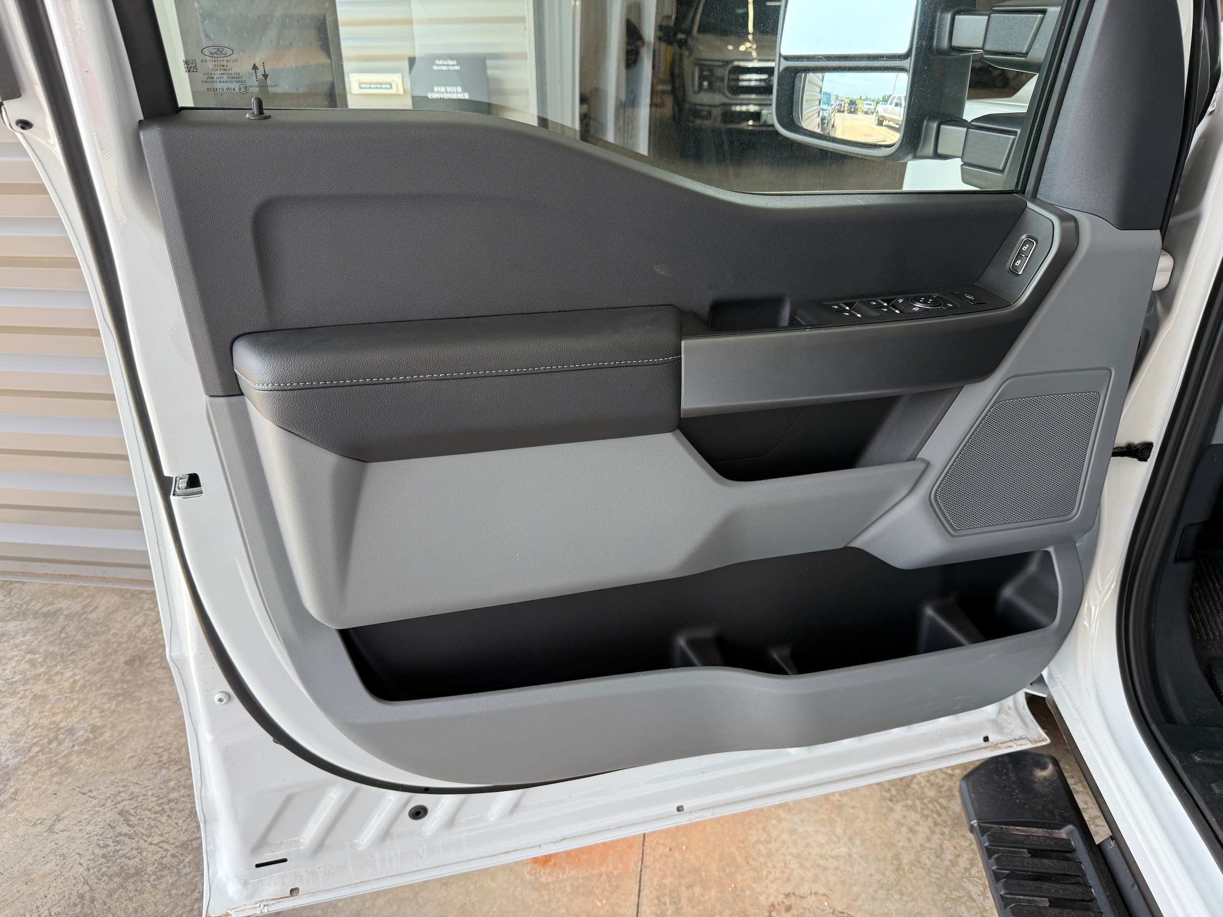 2026 Ford F-350 Super Duty XLT - Photo 8
