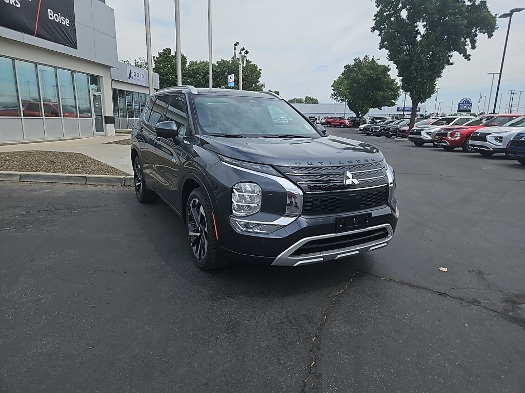 2025 Mitsubishi Outlander PHEV SEL photo 3