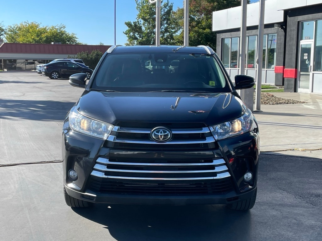 Used 2019 Toyota Highlander XLE with VIN 5TDJZRFH6KS568233 for sale in Boise, ID