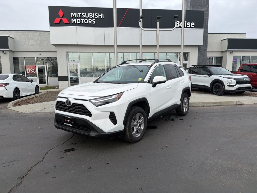 2023 Toyota RAV4 XLE's photo