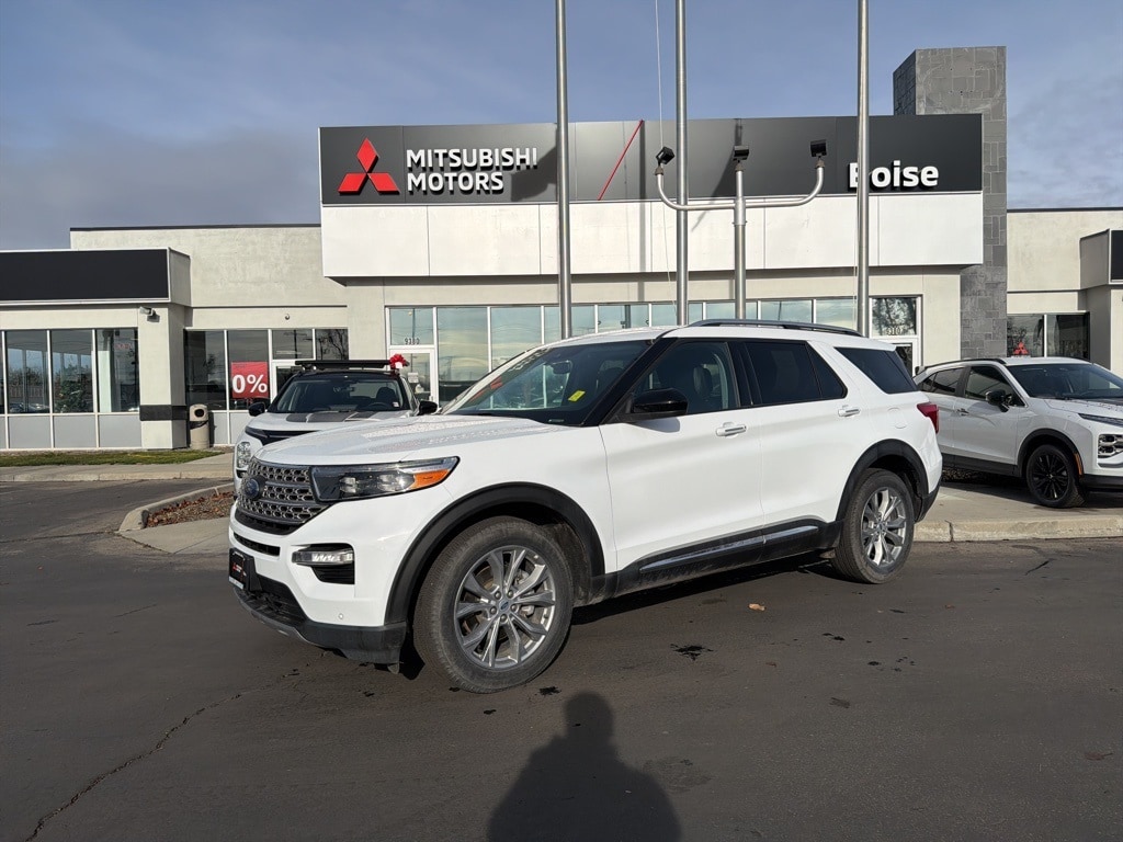 2023 Ford Explorer Limited's photo