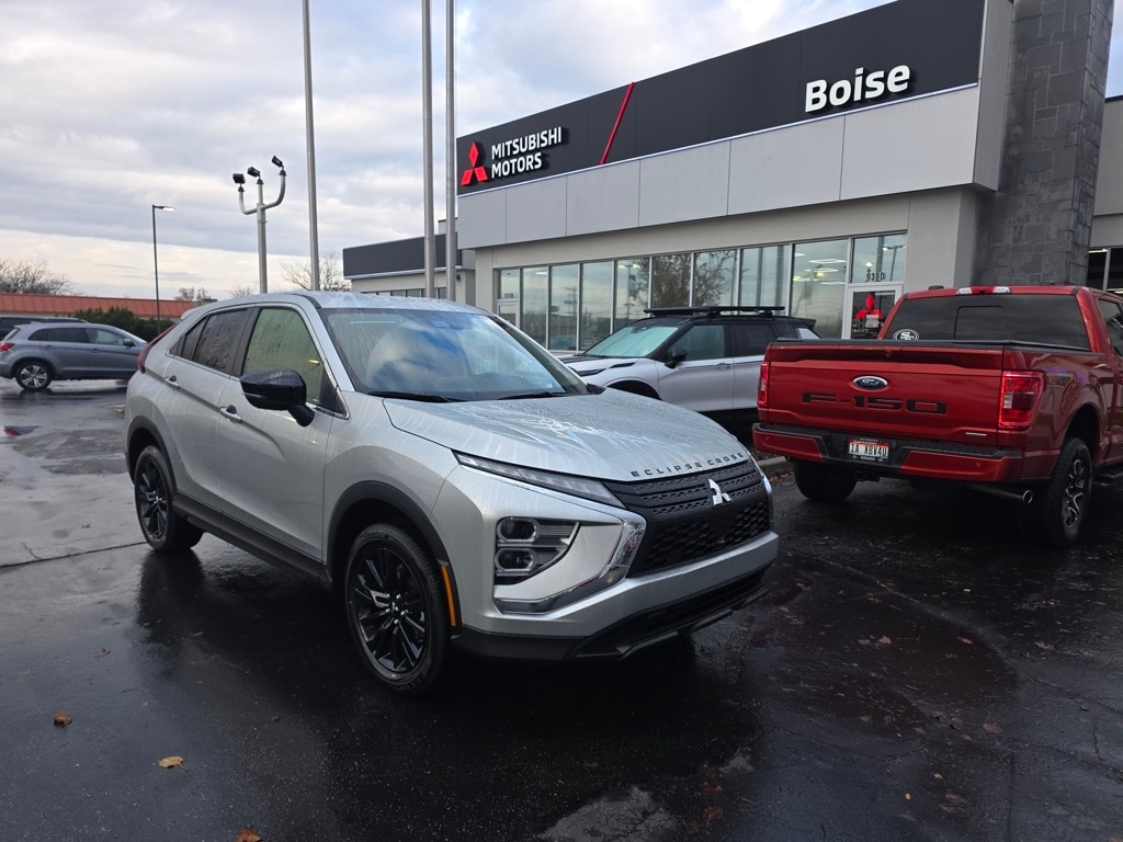 2026 Mitsubishi Eclipse Cross LE's photo