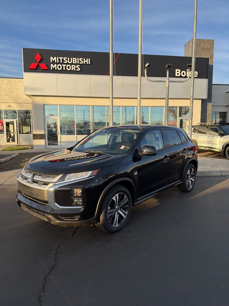 2025 Mitsubishi Outlander Sport ES's photo