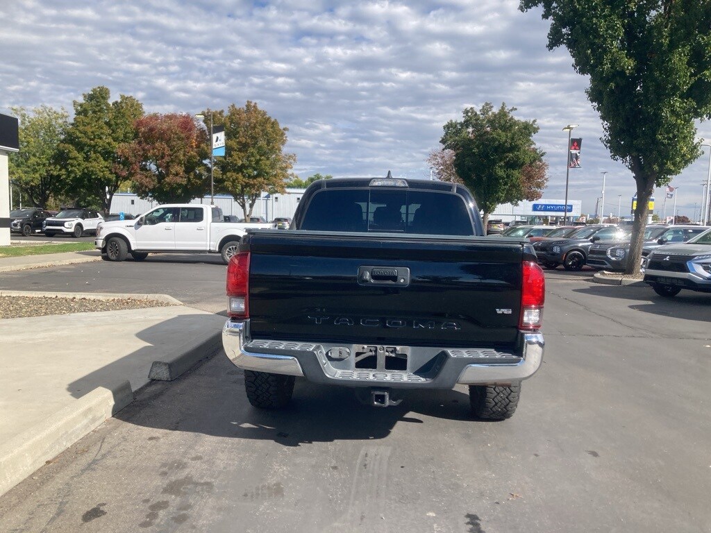 2018 Toyota Tacoma TRD Off-Road V6 photo 4