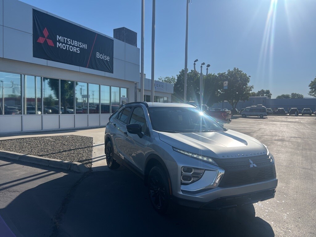 2025 Mitsubishi Eclipse Cross SEL photo 2