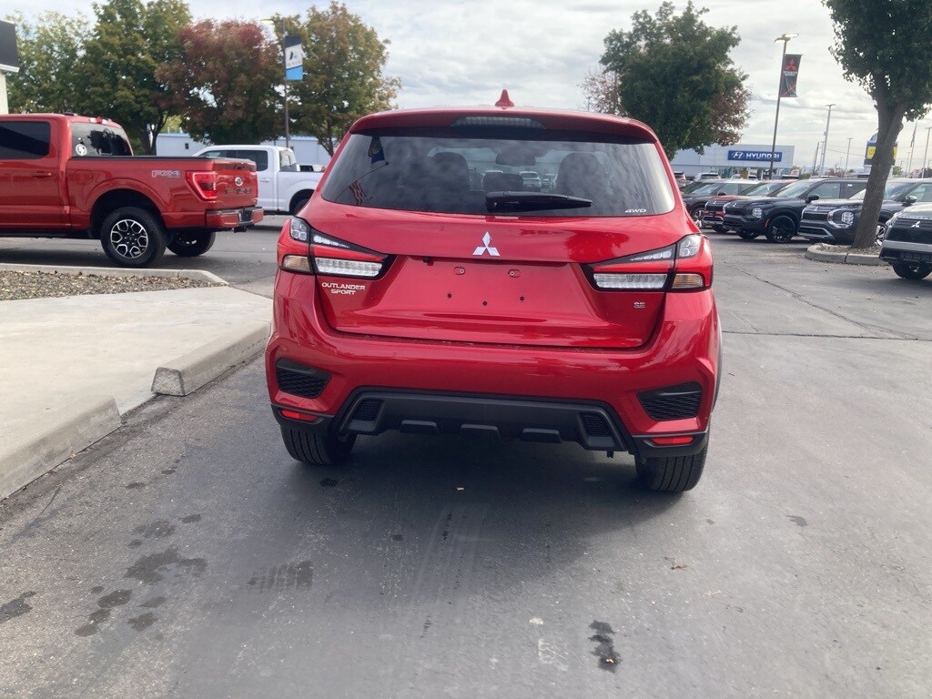 2025 Mitsubishi Outlander Sport SE photo 4