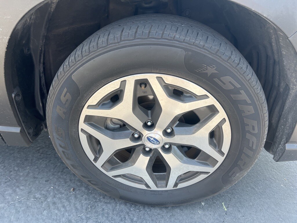 2022 Subaru Forester Premium photo 3